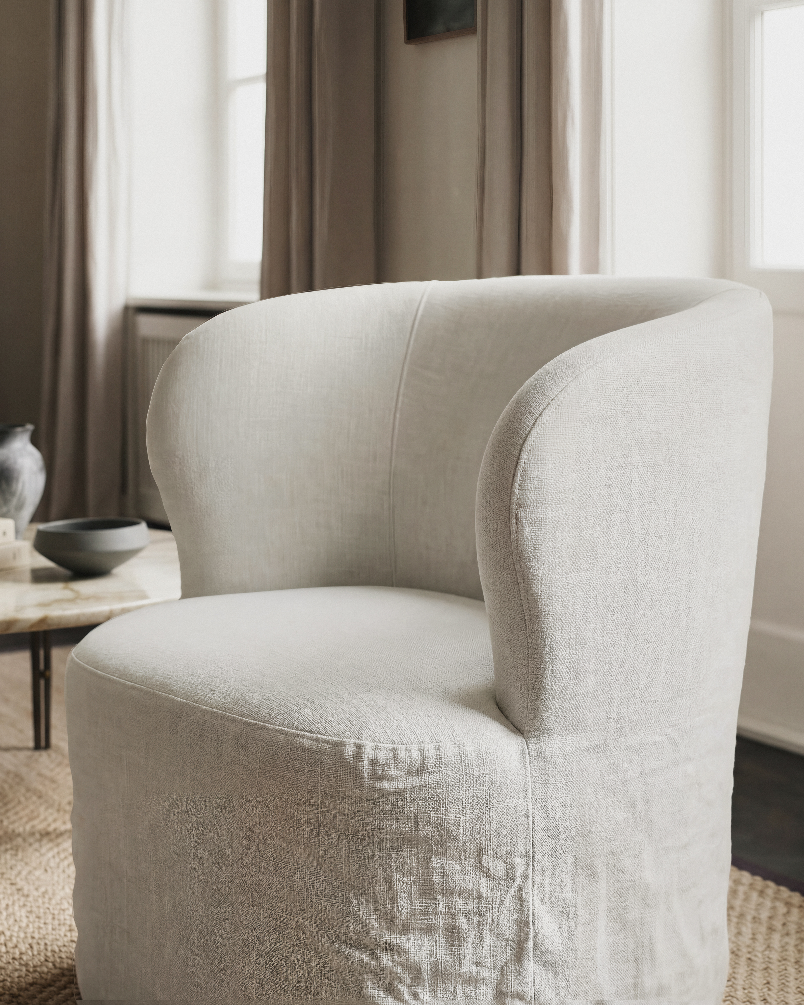 GUBI_Summer26_Stay Slipcover_06